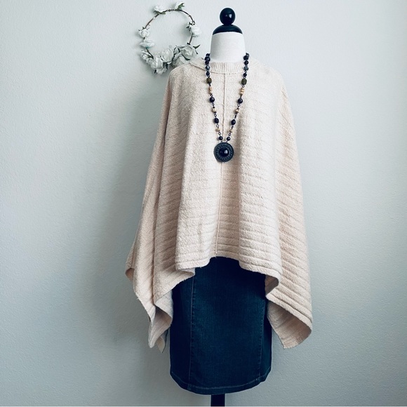 Yummy Sweater Poncho - Picture 15 of 15